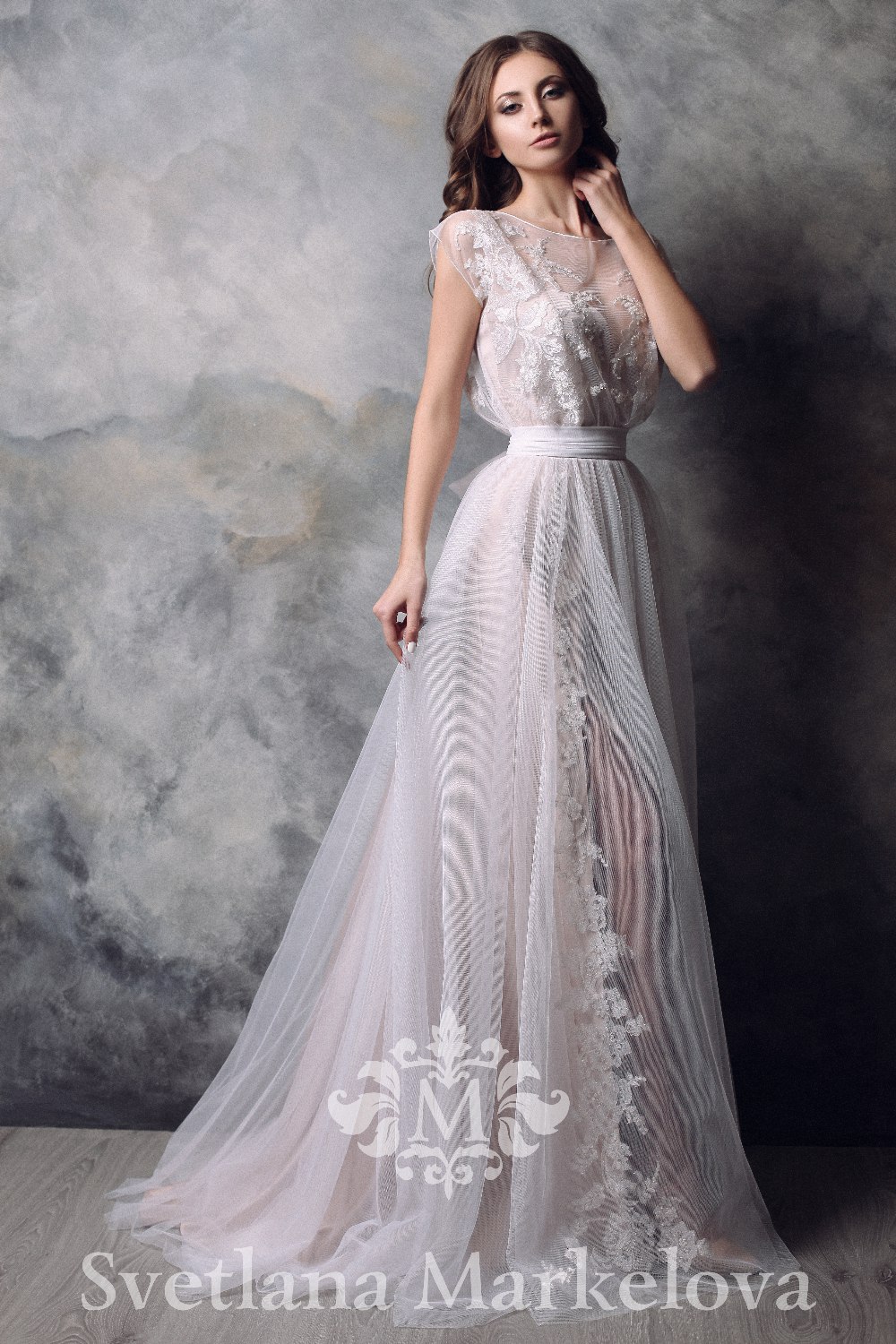 Модель Эсти
Коллекция 2017 года!
Новое в наличии.
В наличии 44 р-р.
25 000 ₽