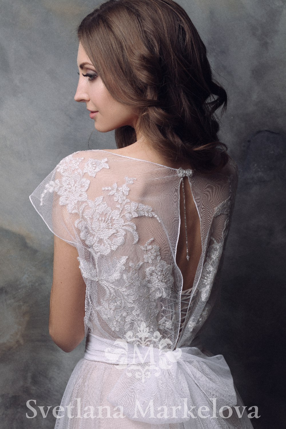 Модель Эсти
Коллекция 2017 года!
Новое в наличии.
В наличии 44 р-р.
25 000 ₽