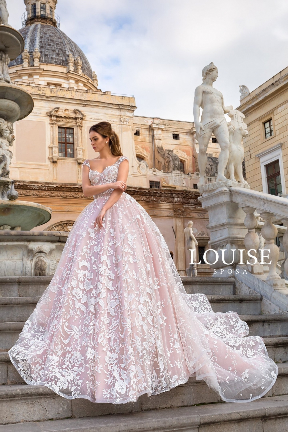 Модель Esmeralda
В наличии 42 р-р.
29 900 ₽