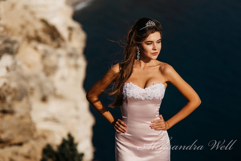 Свадебное платье "Ирис"   7500 руб.
Свадебный салон "Ажур" +7(953) 348-20-42 САНКТ-ПЕТЕРБУРГ, ул.Ярослава Гашека д.5, 2 мин. от метро Купчино, 
ТК "Балатон", напротив гипермаркета О'Кей 
Часы работы : ежедневно с 10:00 до 21:00