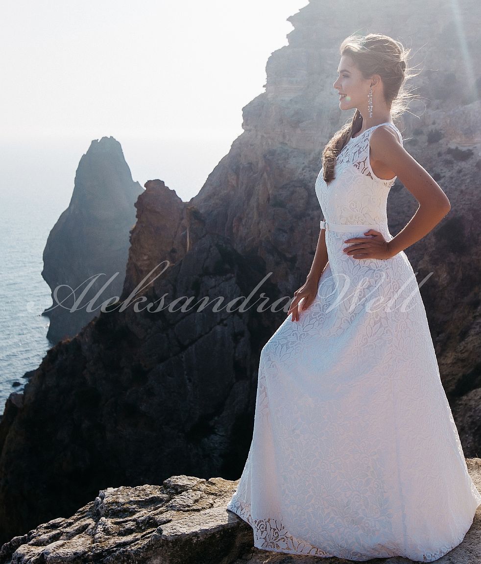 Свадебное платье "Офелия "  14 500 руб.
Свадебный салон "Ажур" +7(953) 348-20-42 САНКТ-ПЕТЕРБУРГ, ул.Ярослава Гашека д.5, 2 мин. от метро Купчино, 
ТК "Балатон", напротив гипермаркета О'Кей 
Часы работы : ежедневно с 10:00 до 21:00