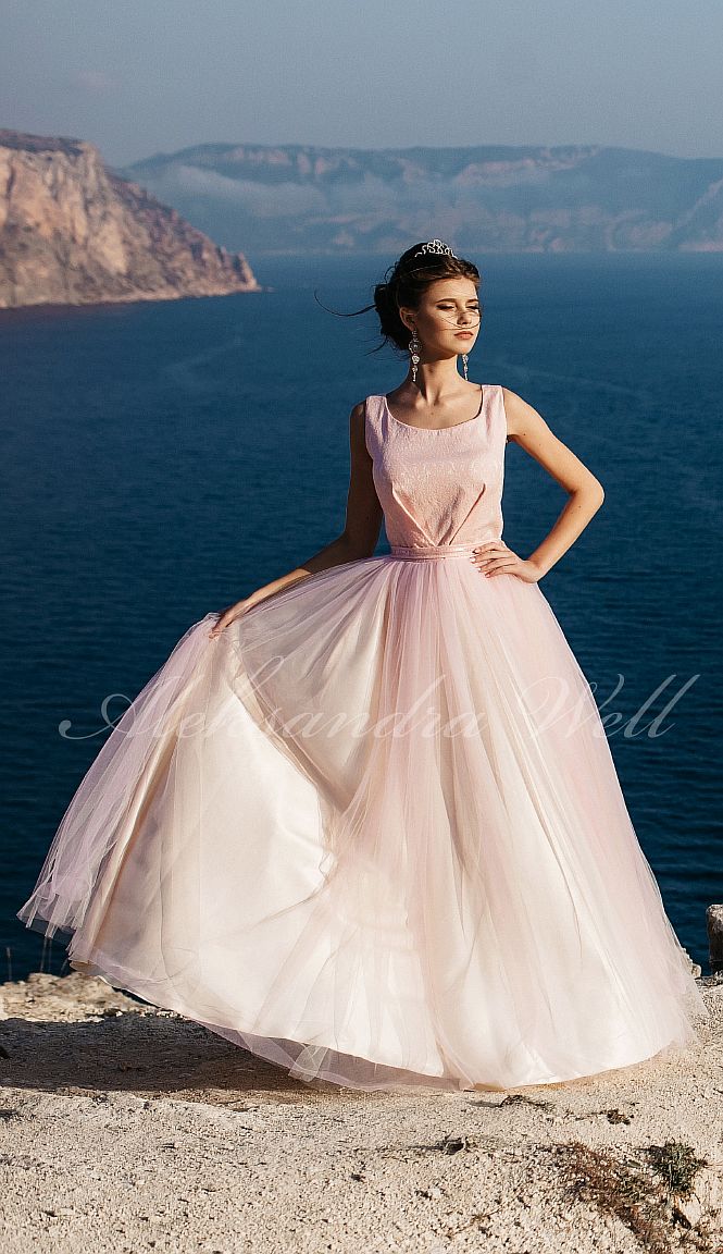 Свадебное платье "Лада" 12 500 руб.

Свадебный салон "Ажур" +7(953) 348-20-42 САНКТ-ПЕТЕРБУРГ, ул.Ярослава Гашека д.5, 2 мин. от метро Купчино, 
ТК "Балатон", напротив гипермаркета О'Кей 
Часы работы : ежедневно с 10:00 до 21:00