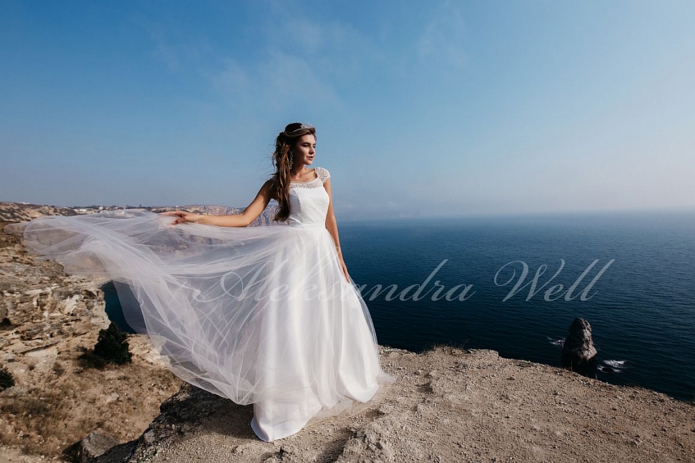 Свадебное платье "Татьяна"   12 500 руб.

Свадебный салон "Ажур" +7(953) 348-20-42 САНКТ-ПЕТЕРБУРГ, ул.Ярослава Гашека д.5, 2 мин. от метро Купчино, 
ТК "Балатон", напротив гипермаркета О'Кей 
Часы работы : ежедневно с 10:00 до 21:00