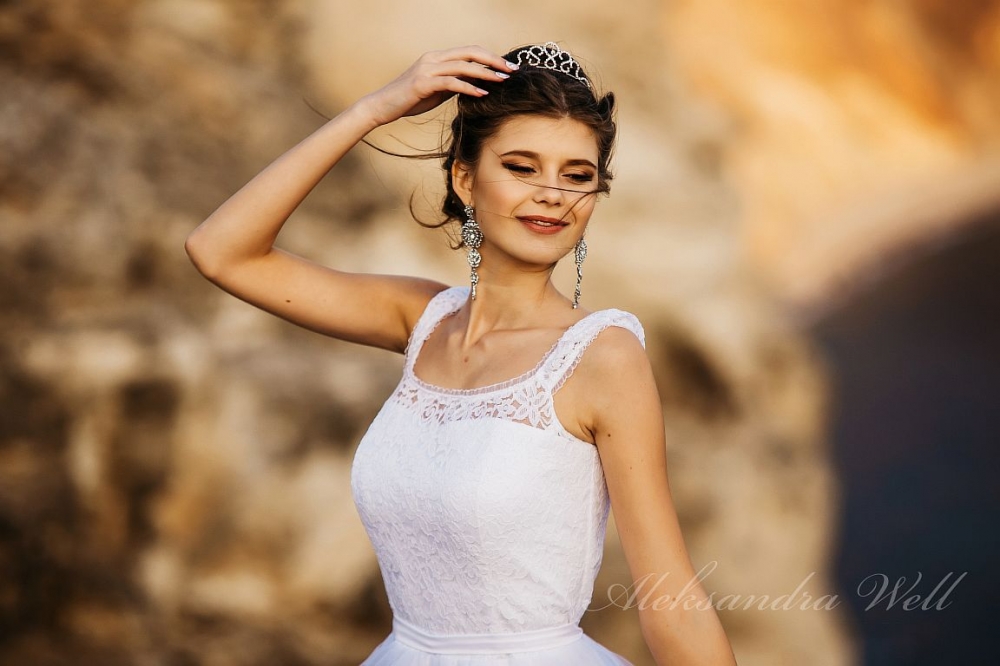 Свадебное платье "Катюша"   12 500 руб.
Свадебный салон "Ажур" +7(953) 348-20-42 САНКТ-ПЕТЕРБУРГ, ул.Ярослава Гашека д.5, 2 мин. от метро Купчино, 
ТК "Балатон", напротив гипермаркета О'Кей 
Часы работы : ежедневно с 10:00 до 21:00