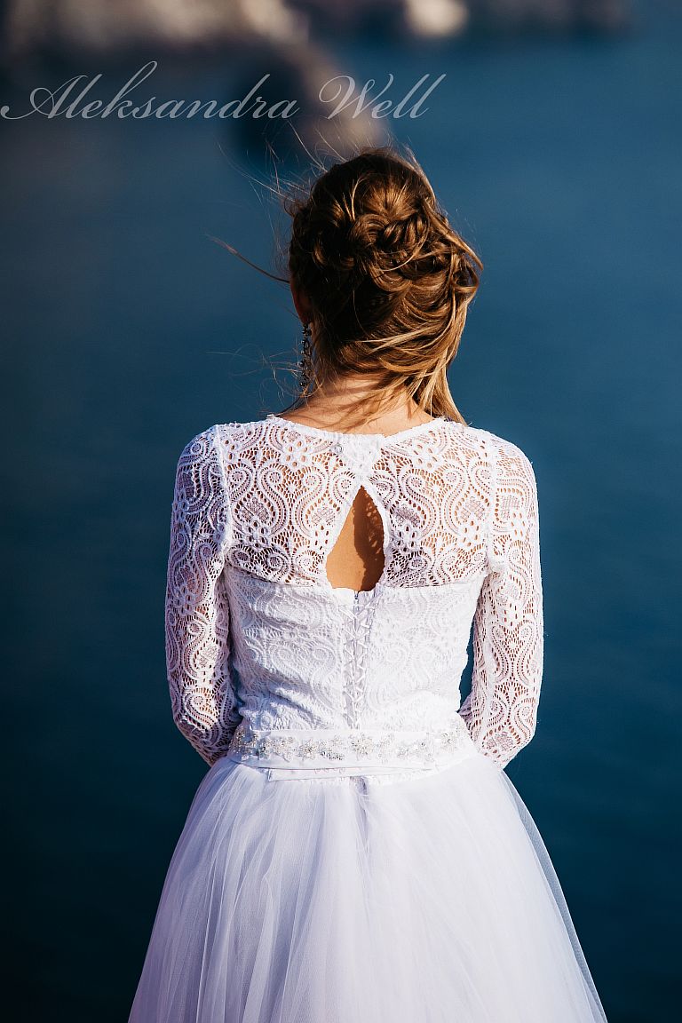 Свадебное платье "Валерия"   16 500 руб.

Свадебный салон "Ажур" +7(953) 348-20-42 САНКТ-ПЕТЕРБУРГ, ул.Ярослава Гашека д.5, 2 мин. от метро Купчино, 
ТК "Балатон", напротив гипермаркета О'Кей 
Часы работы : ежедневно с 10:00 до 21:00