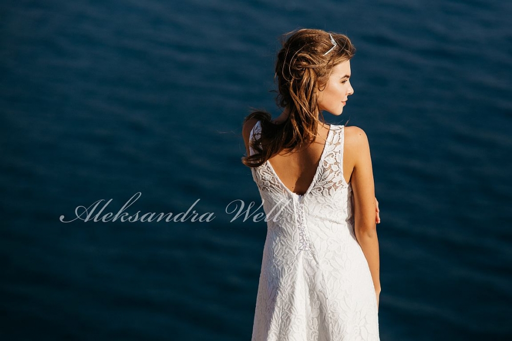 Свадебное платье "Офелия "  14 500 руб.
Свадебный салон "Ажур" +7(953) 348-20-42 САНКТ-ПЕТЕРБУРГ, ул.Ярослава Гашека д.5, 2 мин. от метро Купчино, 
ТК "Балатон", напротив гипермаркета О'Кей 
Часы работы : ежедневно с 10:00 до 21:00