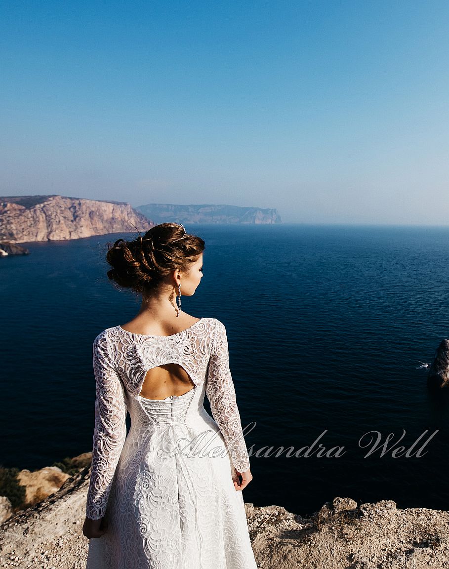 Свадебное платье "Донна"   16 500 руб.

Свадебный салон "Ажур" +7(953) 348-20-42 САНКТ-ПЕТЕРБУРГ, ул.Ярослава Гашека д.5, 2 мин. от метро Купчино, 
ТК "Балатон", напротив гипермаркета О'Кей 
Часы работы : ежедневно с 10:00 до 21:00