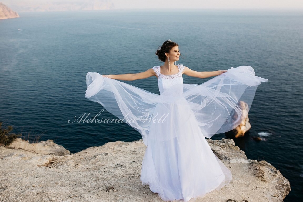 Свадебное платье "Катюша"   12 500 руб.
Свадебный салон "Ажур" +7(953) 348-20-42 САНКТ-ПЕТЕРБУРГ, ул.Ярослава Гашека д.5, 2 мин. от метро Купчино, 
ТК "Балатон", напротив гипермаркета О'Кей 
Часы работы : ежедневно с 10:00 до 21:00