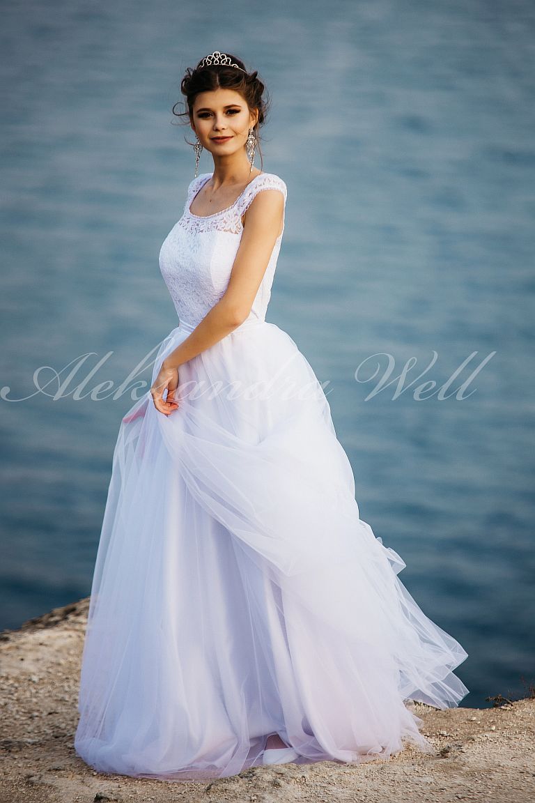 Свадебное платье "Катюша"   12 500 руб.
Свадебный салон "Ажур" +7(953) 348-20-42 САНКТ-ПЕТЕРБУРГ, ул.Ярослава Гашека д.5, 2 мин. от метро Купчино, 
ТК "Балатон", напротив гипермаркета О'Кей 
Часы работы : ежедневно с 10:00 до 21:00