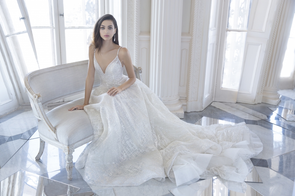 Свадебные платья Lazaro в салоне Blanche Moscow