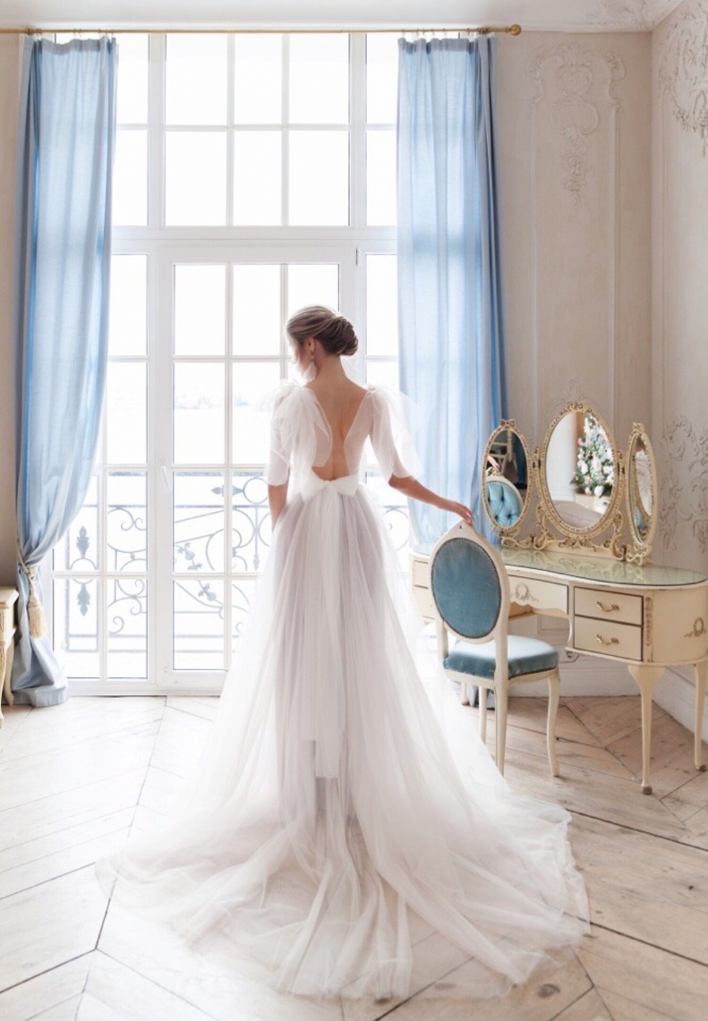 Свадебное платье из нежного шёлка и воздушного фатина в цвете лаванда
В наличии в цвете лаванда 40-42 р-р
В цвете молоко 40-42 р-р
Возможен индивидуальный пошив по вашим меркам и в другом цвете