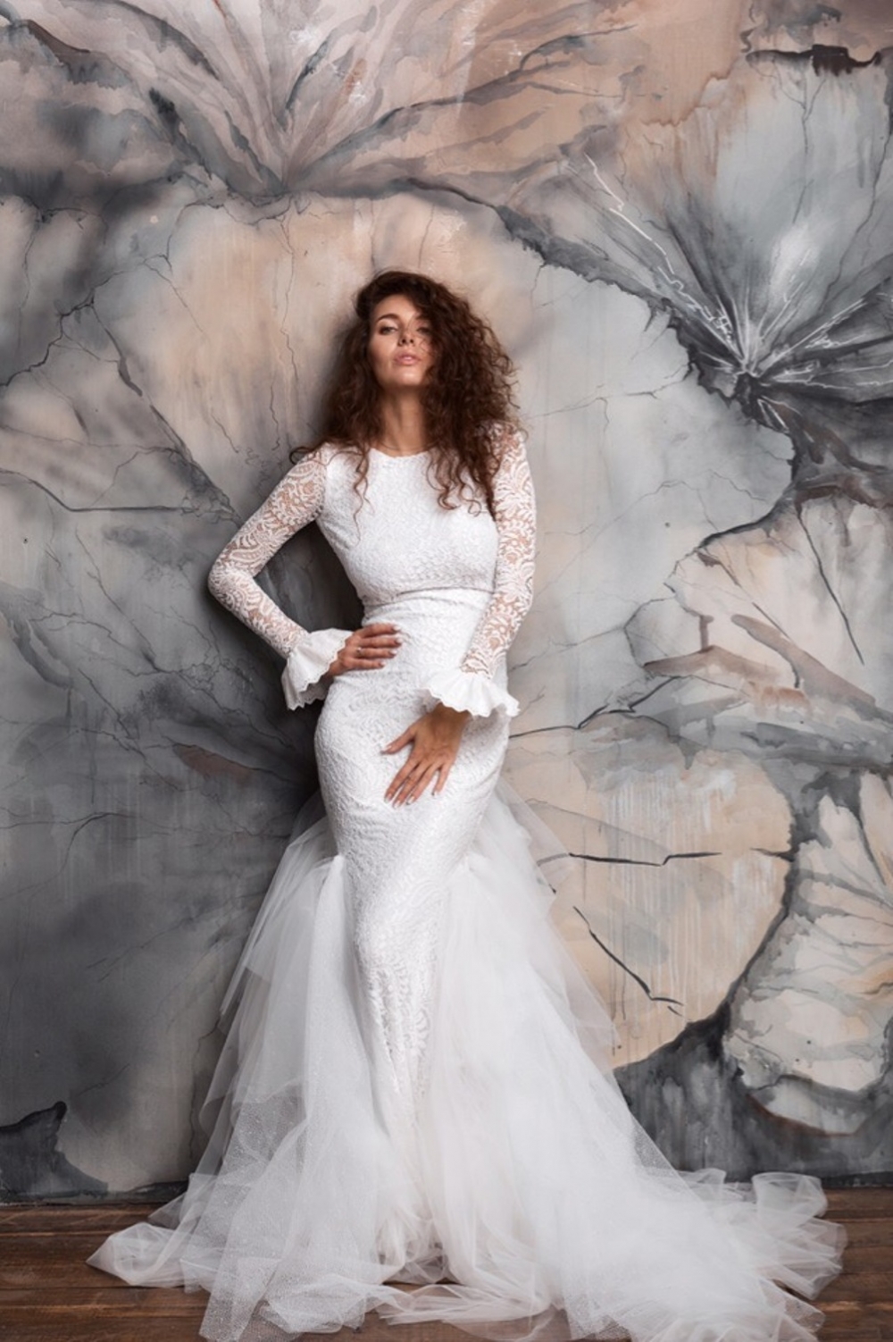 Кружевное свадебное платье в силуэте рыбка с открытой до талии спиной и пышной юбкой.
В наличии в размере 40-44
Возможен индивидуальный пошив по вашим меркам и в другом цвете