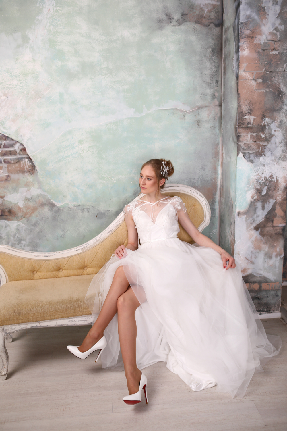 Для любителей минимализма. Прекрасная классика А-силуэт.