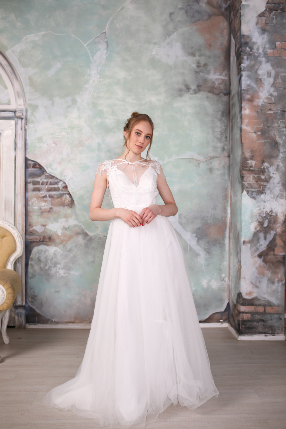 Для любителей минимализма. Прекрасная классика А-силуэт.