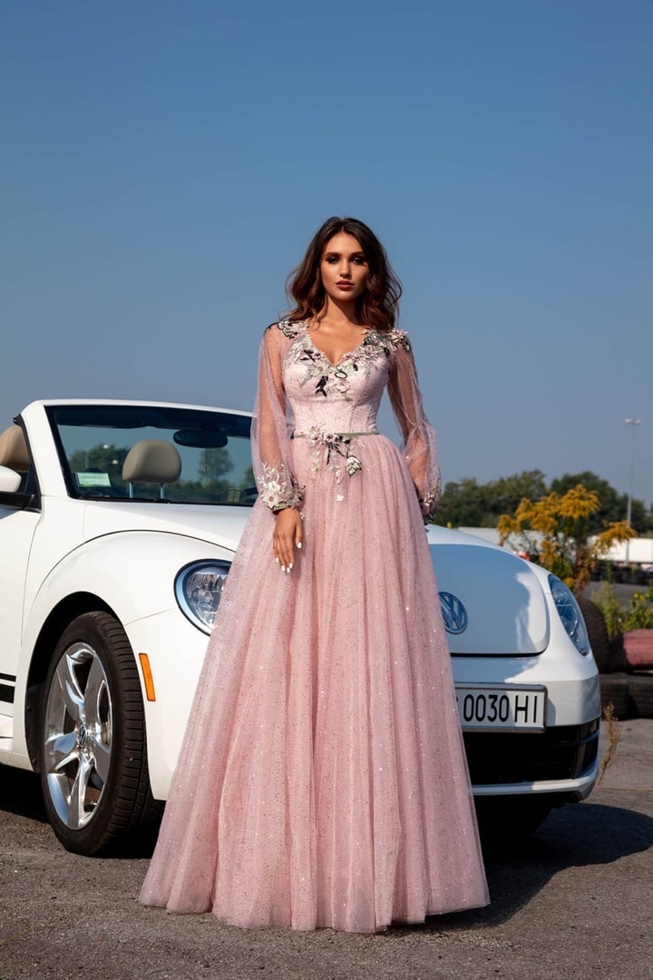 Свадебный Салон TIFFANY Wedding, 8-906-301-5353. Советская, 23. Возможна беспроцентная рассрочка платежа. Успей забрать платье своей мечты!