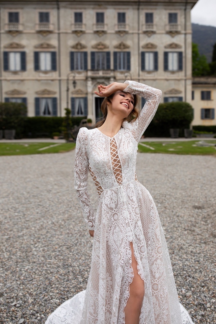 Свадебный Салон TIFFANY Wedding, 8-906-301-5353. Советская, 23. Возможна беспроцентная рассрочка платежа. Успей забрать платье своей мечты!