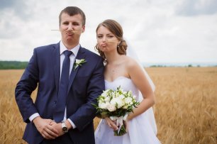 Веселая свадебная прогулка