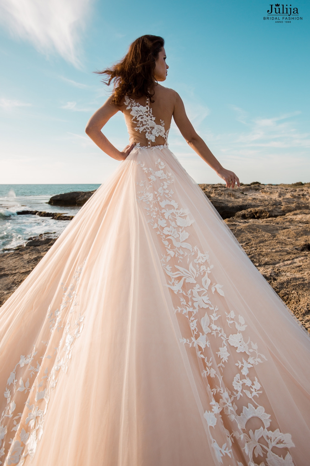 Оптом свадебные платья от производителя Европа