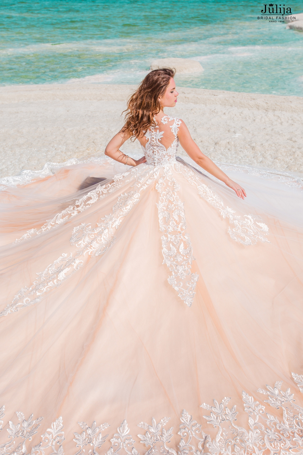 Эксклюзивные Свадебные платья оптом из Европы от производителя.