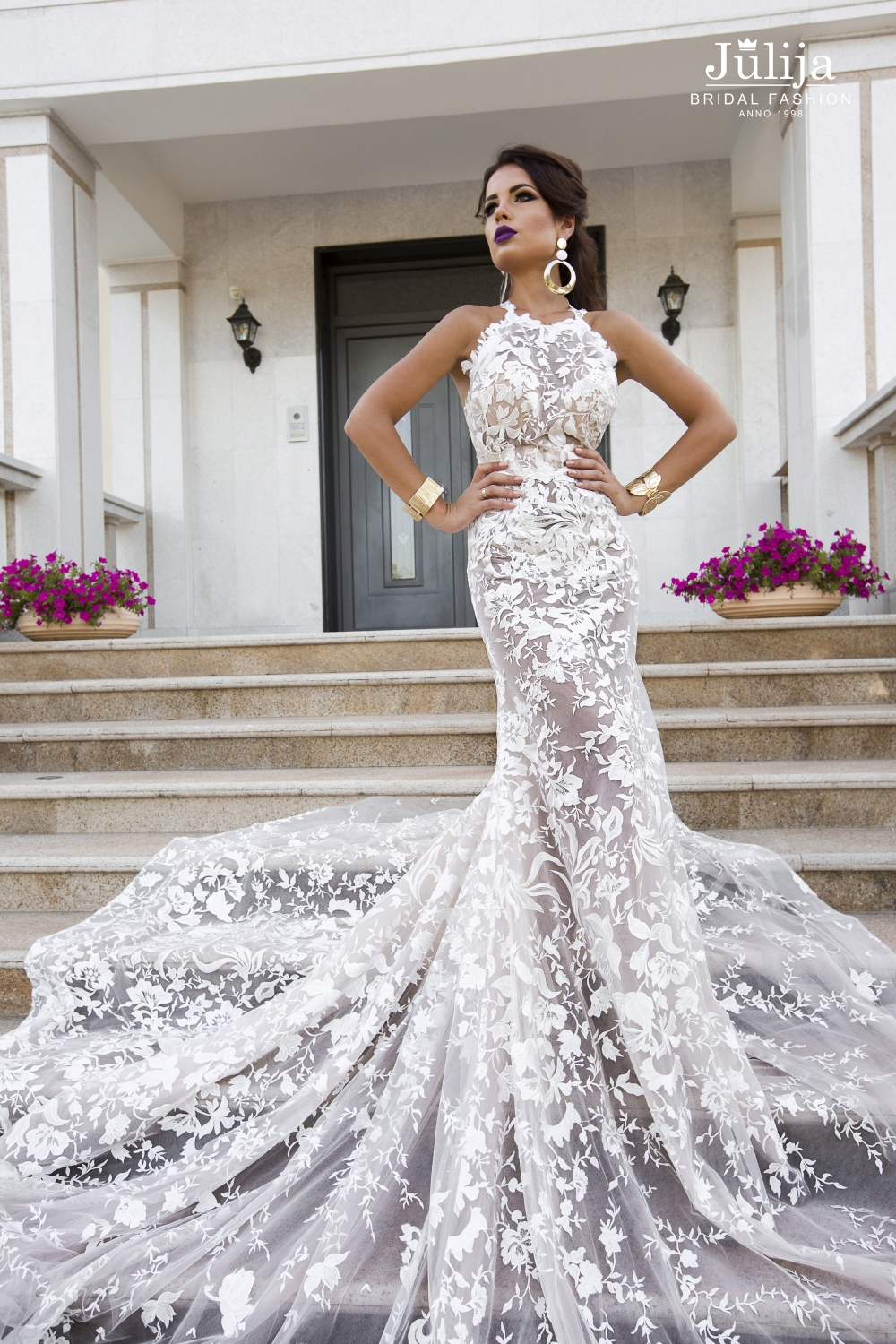 Кружевное дизайнерское свадебное платье 2019