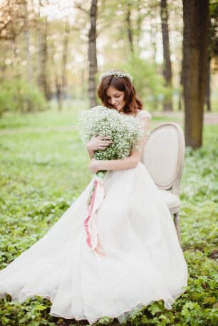 Пушистый букет из полевых цветов