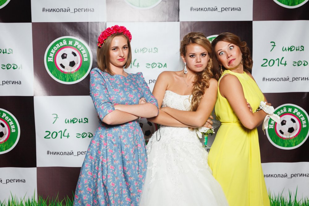 Веселая фотобудка на свадьбу в Самаре Тольятти с фотобутафорией