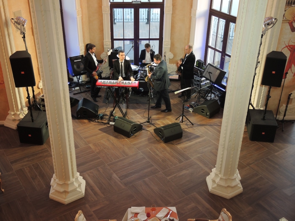 Звуковое оборудование.