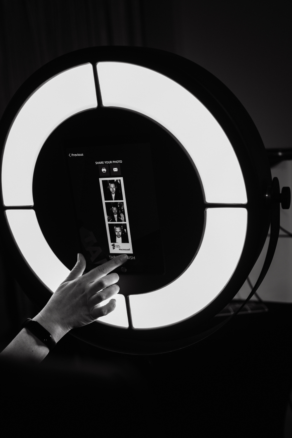 Гиф-стойка с печатью фото