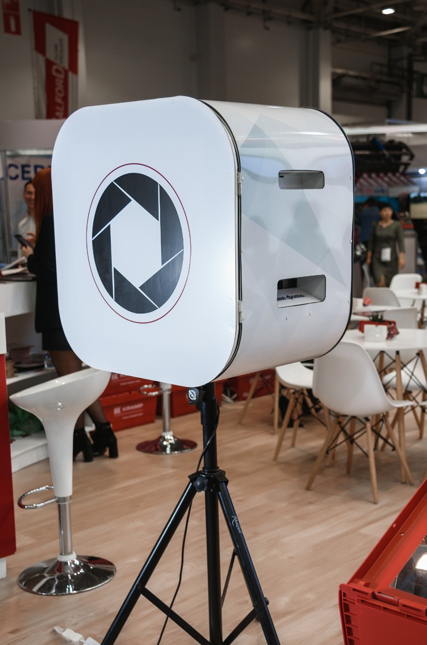 Фотобудка на треноге