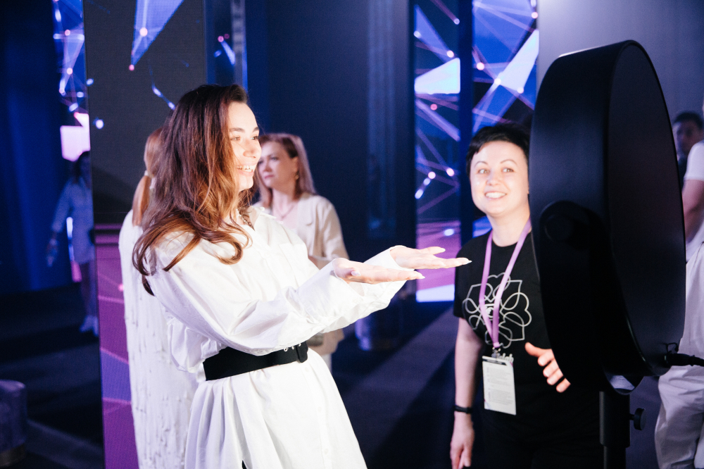 Гиф-стойка с печатью фото