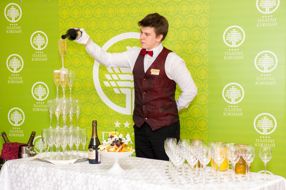 ТОРЖЕСТВЕННАЯ ВСТРЕЧА МОЛОДЫХ