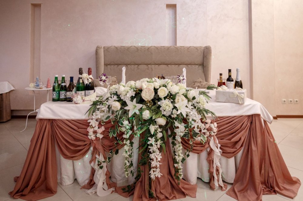 РОЗОВЫЙ ЗАЛ РЕСТОРАНА