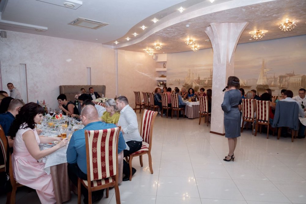 РОЗОВЫЙ ЗАЛ РЕСТОРАНА