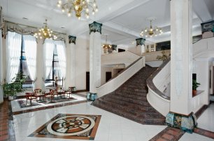 Роскошный зал для приема гостей