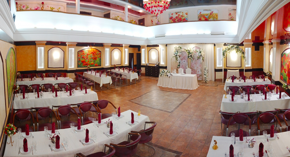 Бархатный зал (вместимостью до 90 чел.)