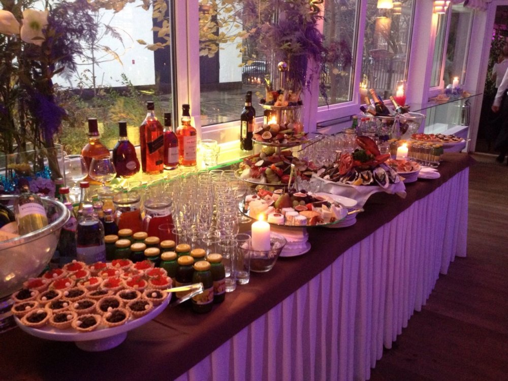 Фуршет в Зимнем саду