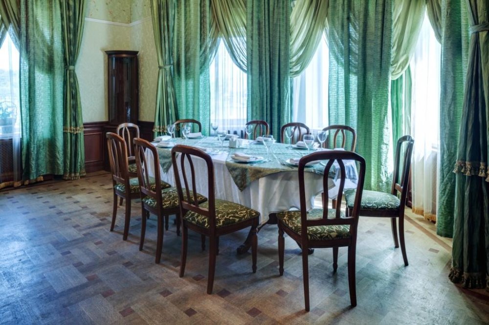 Каминный зал