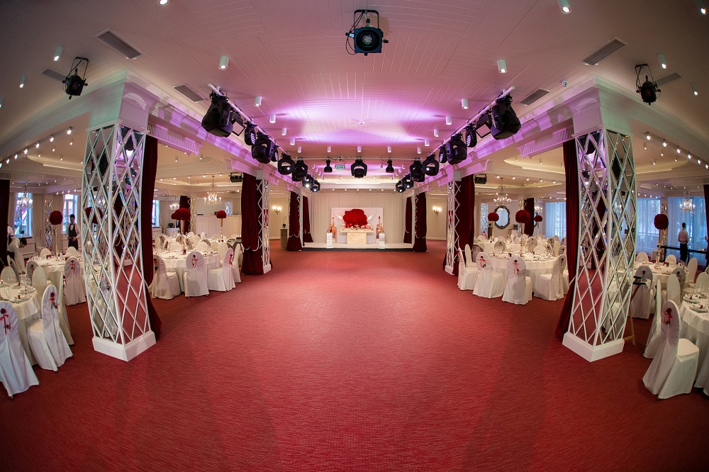 Основной зал