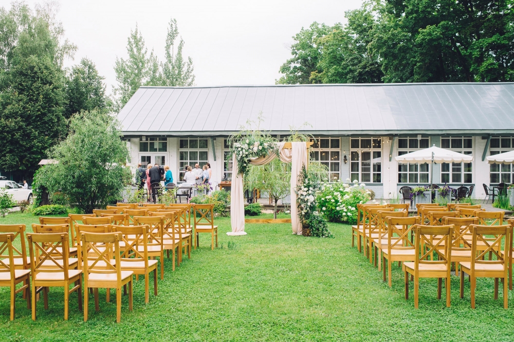 Выездная регистрация в Прованс-отеле "4 сезона".