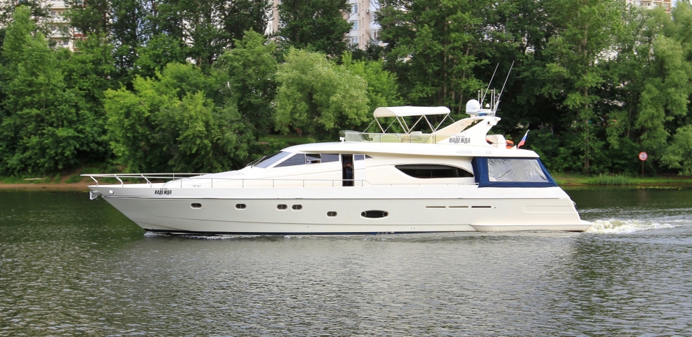 Аренда моторной яхты Ferretti 72