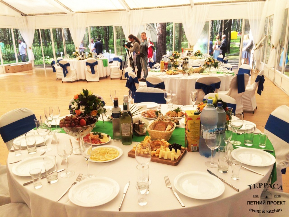 30 июля 2016 - Свадьба Никиты и Алены

Наша Летняя Терраса - это эксклюзивное место для проведения свадеб в европейском формате. Летняя банкетная терраса в парковой зоне Новосибирска.