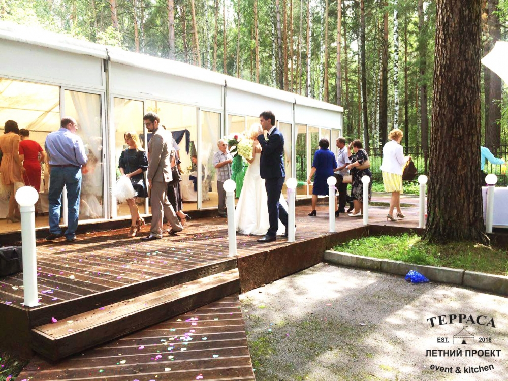 30 июля 2016 - Свадьба Никиты и Алены

Наша Летняя Терраса - это эксклюзивное место для проведения свадеб в европейском формате. Летняя банкетная терраса в парковой зоне Новосибирска.