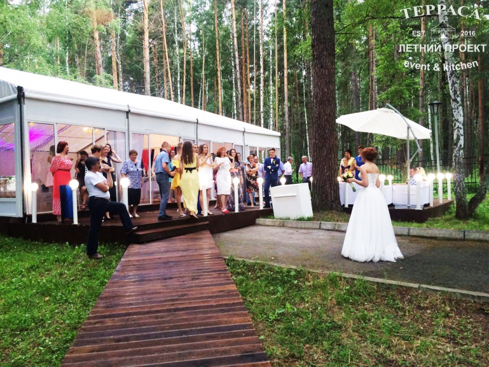 09 июля 2016 - Свадьба Андрея и Ольги

Наша Летняя Терраса - это эксклюзивное место для проведения свадеб в европейском формате. Летняя банкетная терраса в парковой зоне Новосибирска.