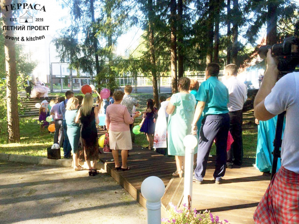 05 августа 2016 - Свадьба

Наша Летняя Терраса - это эксклюзивное место для проведения свадеб в европейском формате. Летняя банкетная терраса в парковой зоне Новосибирска.