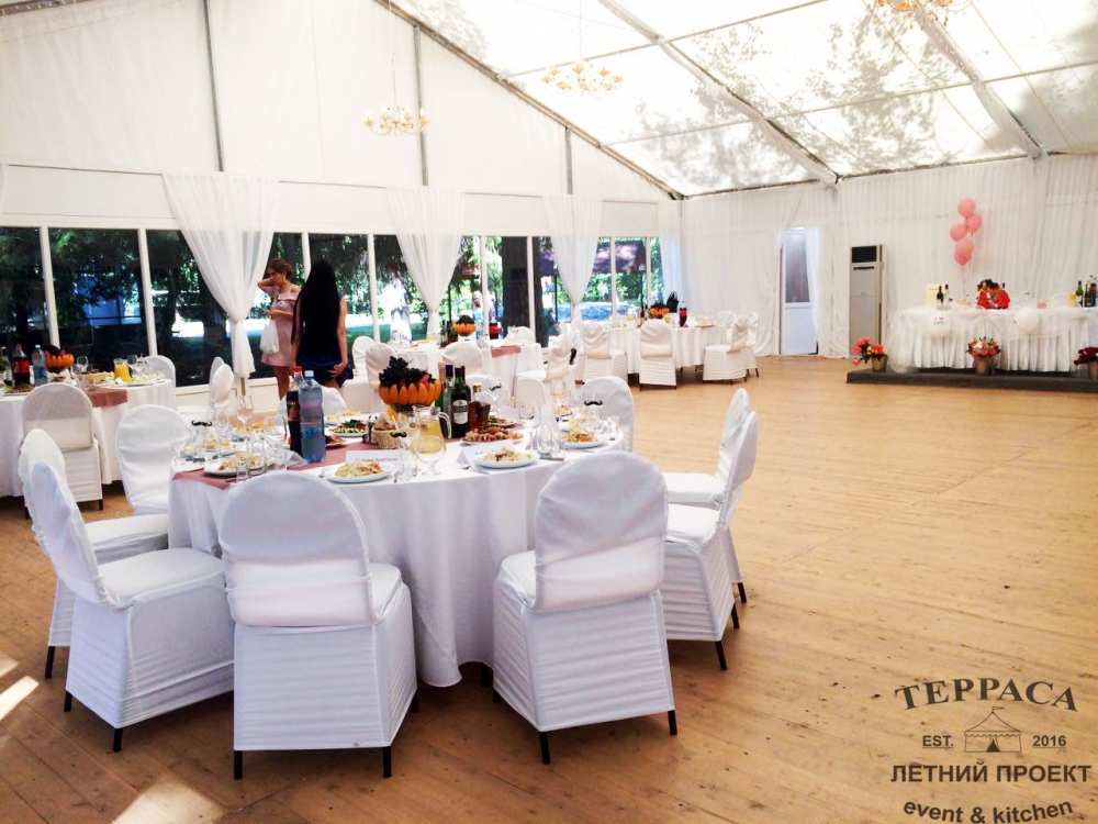 05 августа 2016 - Свадьба

Наша Летняя Терраса - это эксклюзивное место для проведения свадеб в европейском формате. Летняя банкетная терраса в парковой зоне Новосибирска.
