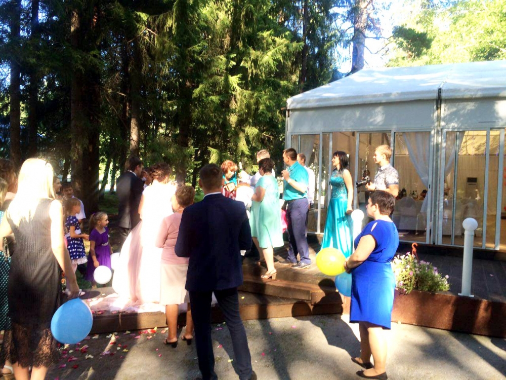 05 августа 2016 - Свадьба

Наша Летняя Терраса - это эксклюзивное место для проведения свадеб в европейском формате. Летняя банкетная терраса в парковой зоне Новосибирска.