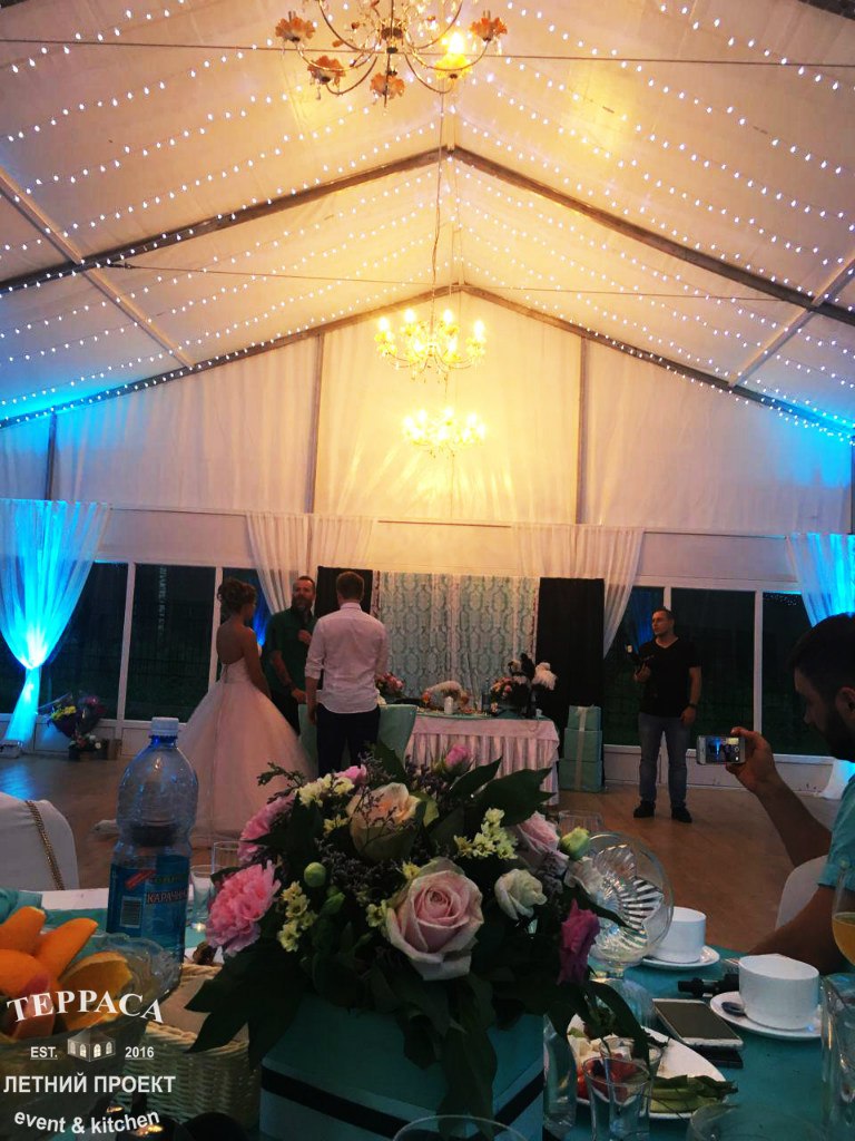 11 июня 2016 - Свадьба Сергея и Анны

Наша Летняя Терраса - это эксклюзивное место для проведения свадеб в европейском формате. Летняя банкетная терраса в парковой зоне Новосибирска.