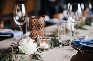 Льняная дорожка с розмарином и гвоздикой