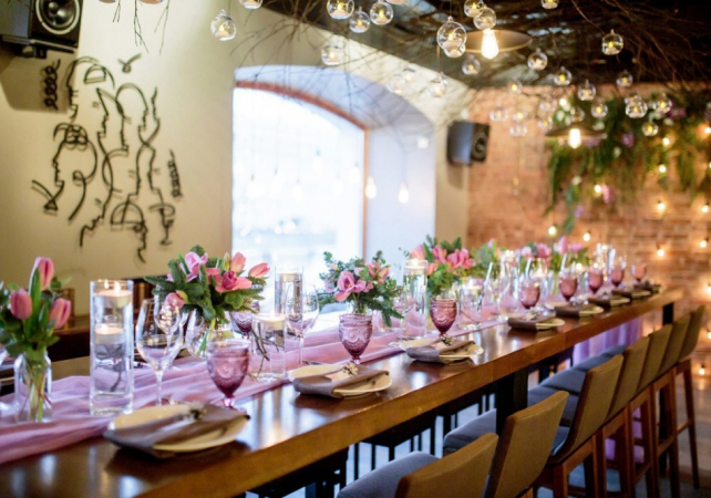  цвет свадьбы 2019, свадьба в сиреневом цвете, свадьба в лиловом цвете, свадьба в розовом цвете, место торжества ЧАСТНЫЙ БАР СЕЗОНЫ