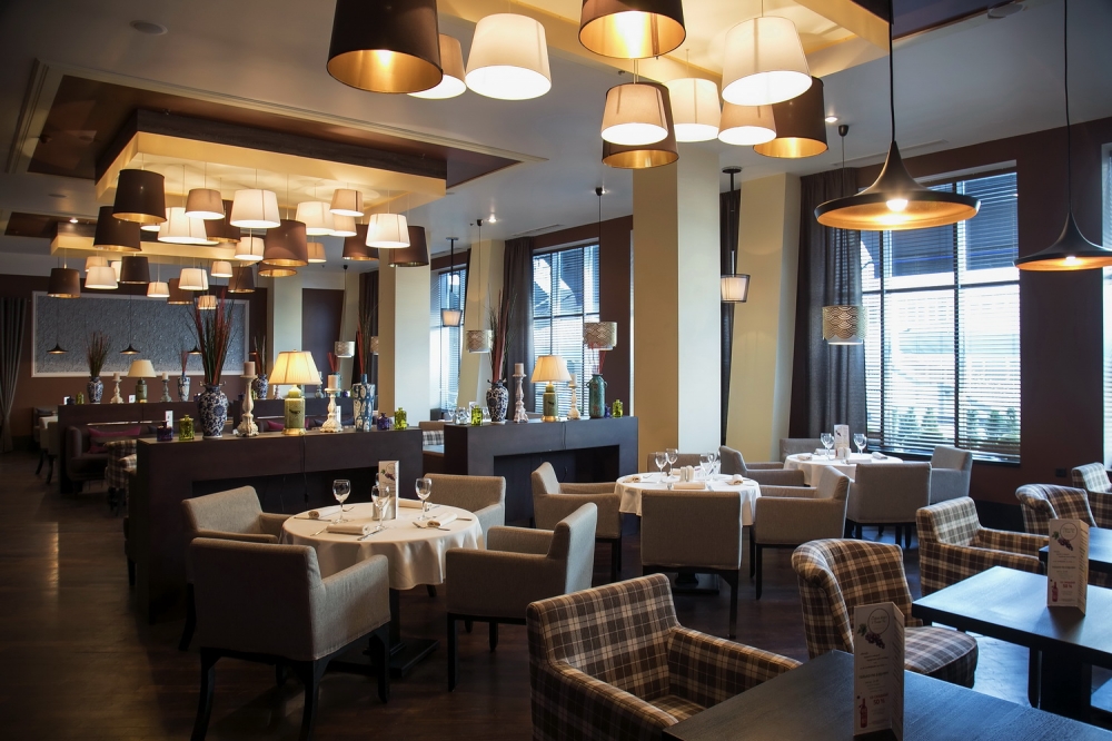 Основной зал